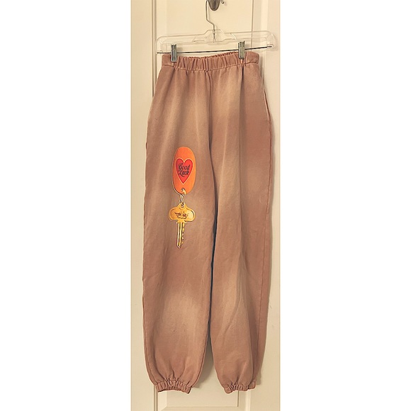 NWOT Boys Lie ‘key to my heart’ Sweatpants - Picture 3 of 6